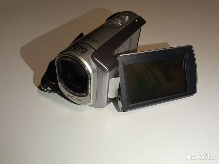 Видеокамера Sony DCR-SX60 E Silver