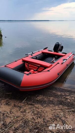 Лодка с мотором