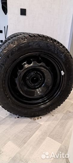 Michelin X-Ice North 3 215/55 R16