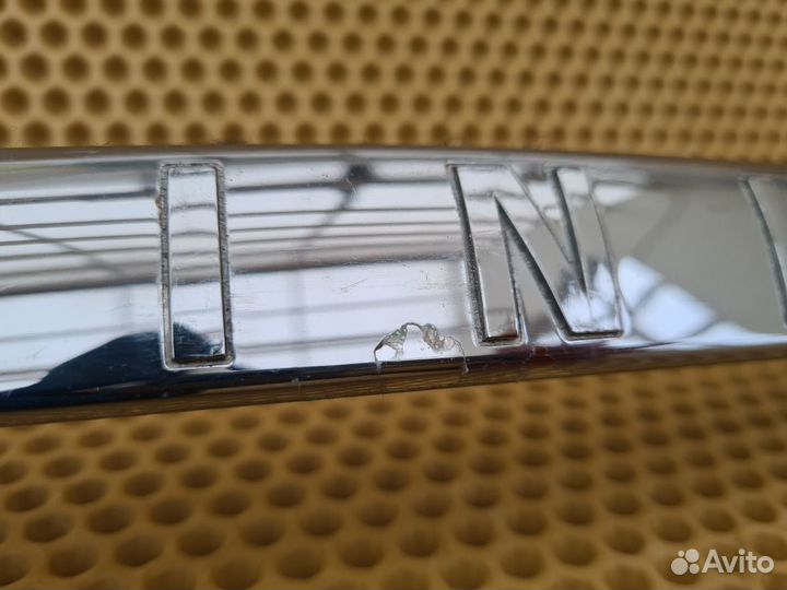 Молдинг крышки багажника задний Infiniti Fx Qx70