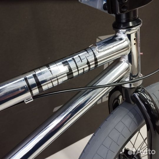 Велосипед BMX на пром подшипниках