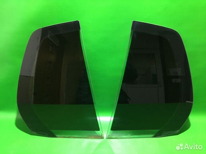 Стекло задней двери глухое VW Golf 5 2003-2009