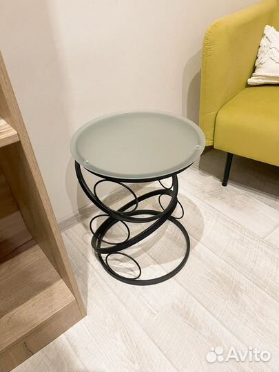Журнальный столик круглый