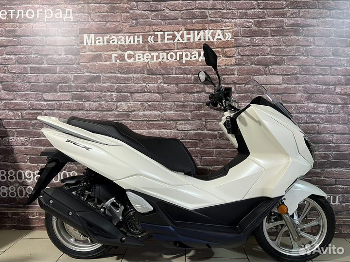 Скутер Honda PCX 200cc 2023год (реплика)