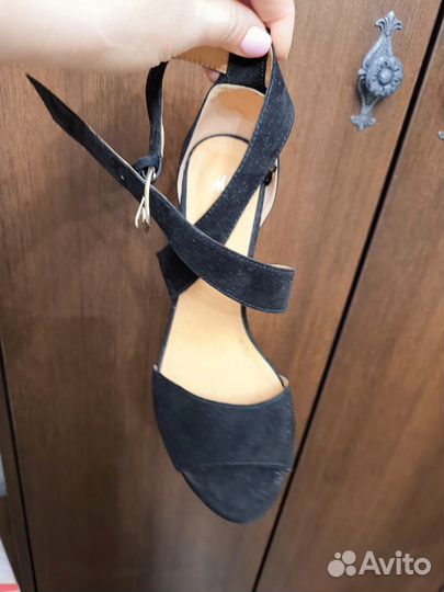 Босоножки hm 38 черные замшевые новые