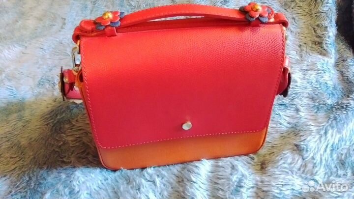 Сумка для девушки произ-во Италия фир. Maskotte