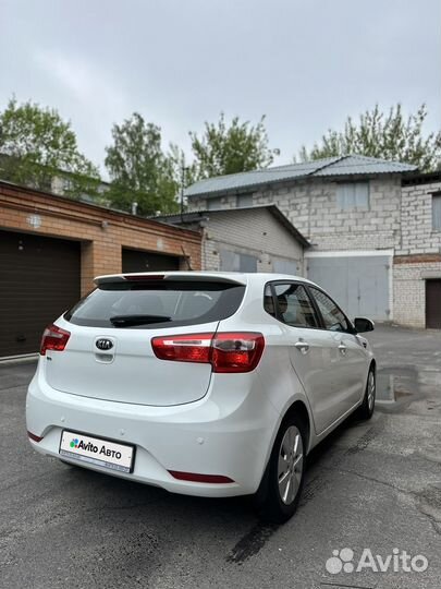 Kia Rio 1.6 AT, 2015, 61 370 км