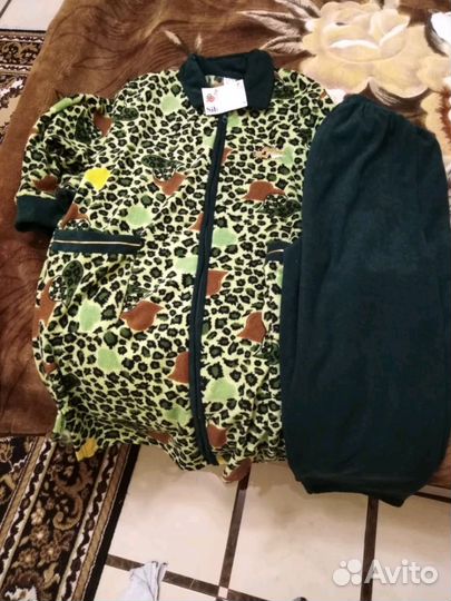 Новый Женский костюм