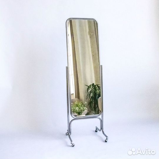 Зеркало напольное Freedom на колёсах, хром, 550Lx