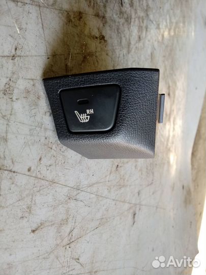 Кнопка обогрева сидений Hyundai Elantra 4