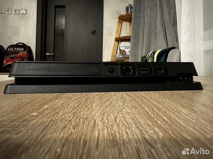 Sony ps4 slim