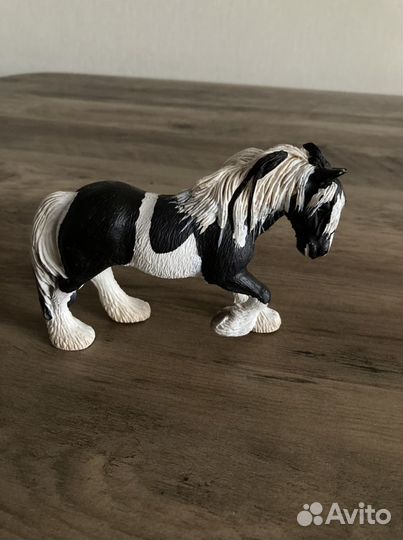 Фигурки лошадей