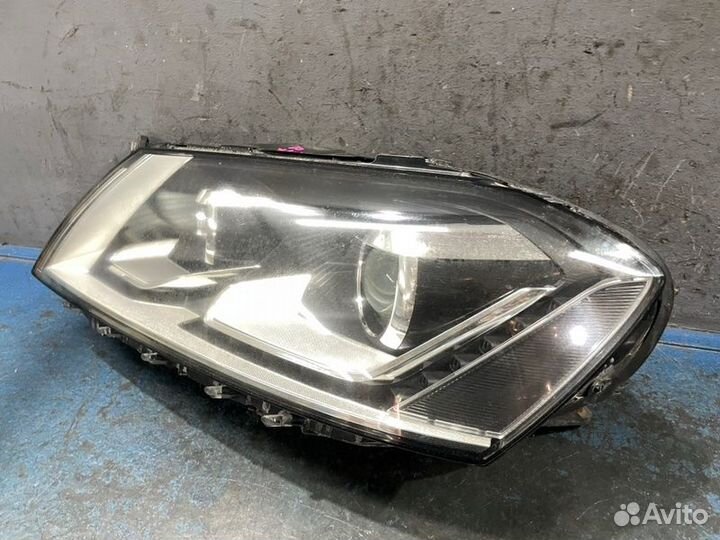 Фара ксенон левая Volkswagen Passat B7