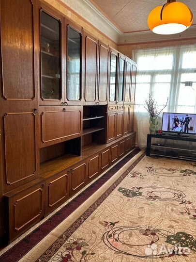 Продаю мебельную стенку 4 м натуральный шпон