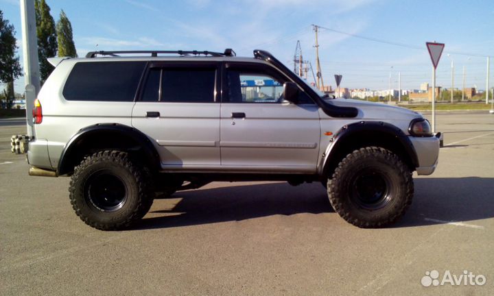 Расширители арок MMC Pajero Sport 1 (97-08) RA