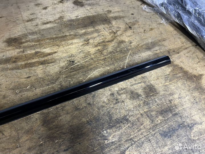 Молдинг передней левой двери BMW G30 G31