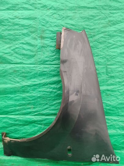 Левое крыло Renault Logan 1