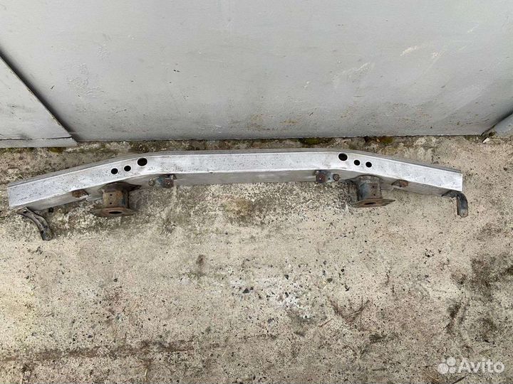 Усилитель переднего бампера ленд крузер 200