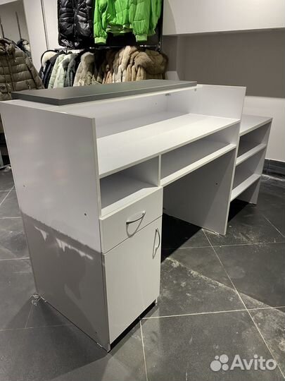 Стойка ресепшн для магазина