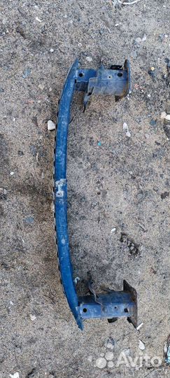 Усилитель переднего бампера mazda 3 bk