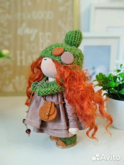 Кукла с рыжими волосами