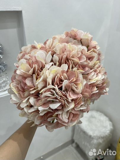 Искусственные цветы для интерьера