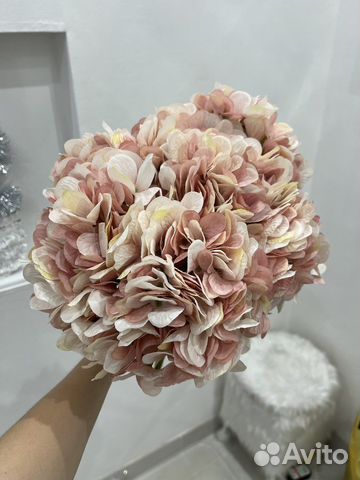 Искусственные цветы для интерьера