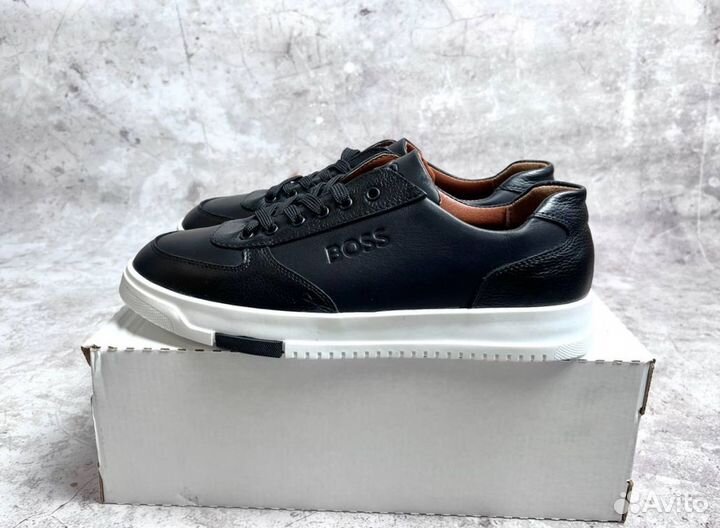 Кроссовки Boss эргономичные