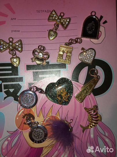 Кулоны разные