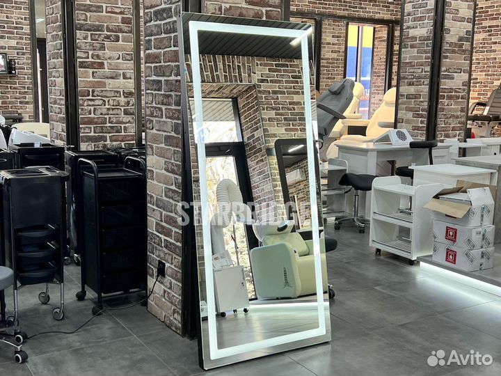 Зеркало с подсветкой