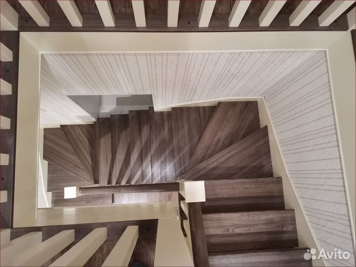 Деревянная лестница