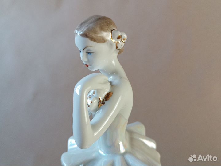 Статуэтка фарфор винтаж