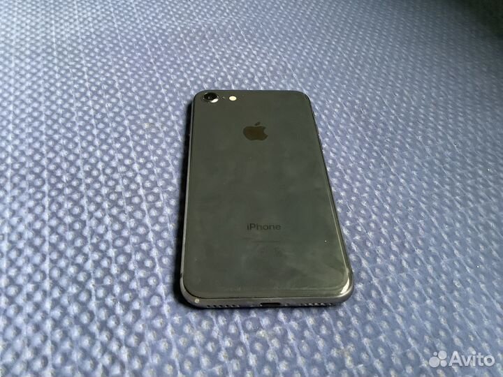 iPhone 8, 64 ГБ