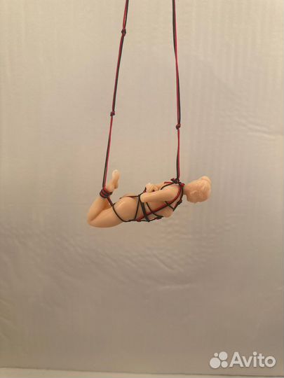 Фигурка девушка шибари телесный 3d подвеска в авто