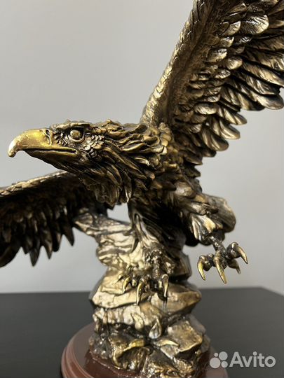 Декоративная фигура орел