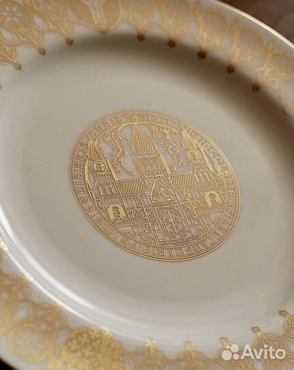 Spode тарелка посвященная Томасу Бекету, Англия