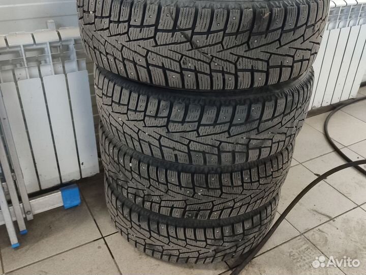 Roadstone Winguard WinSpike 195/65 R15