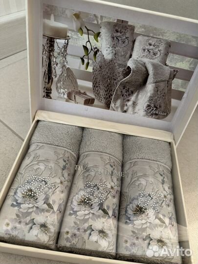 Полотенца разные новые