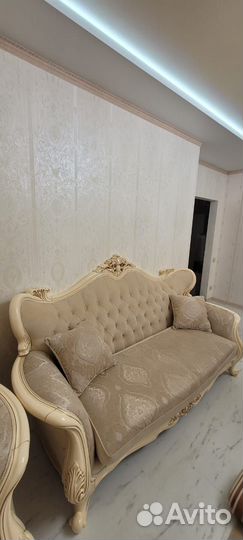 Диван и два кресла