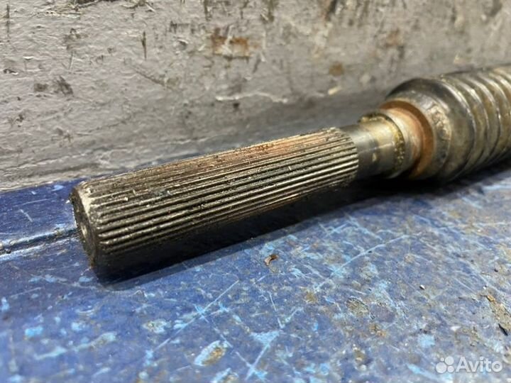 Рулевой карданчик Mitsubishi Pajero 4 V90