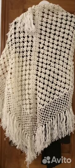 Новая шаль кремовая