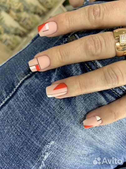 Маникюр с покрытием гель-лаком