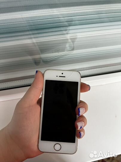 Телефон iPhone 5s
