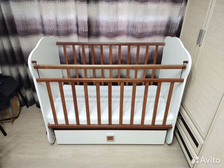 Кроватка детская с матрасом бу