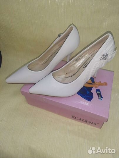 Туфли женские 35 размер новые белые