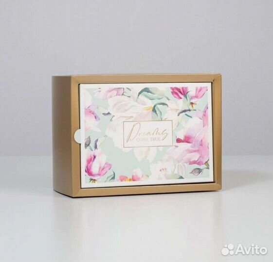 Картонные коробки подарочные