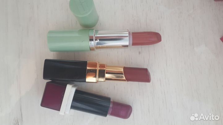 Помады и блески для губ люкс