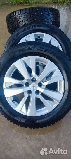 Pirelli P Zero II SUV 215/65 R17