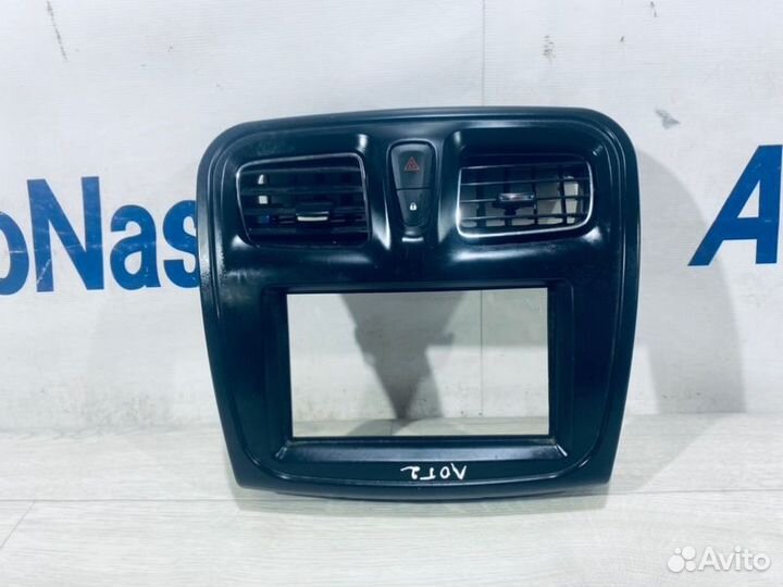 Рамка магнитолы Renault Logan 2 седан K4M 2014