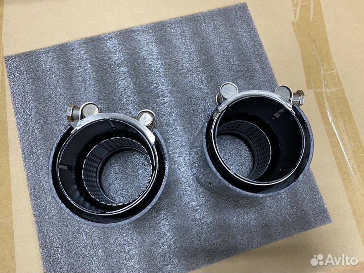 Одиночные насадки для BMW M карбон с перфорацией